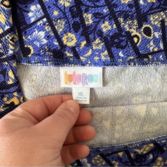 Size 16 Kasper Blazer with XL Lularoe Skirt - Picture 5 of 5